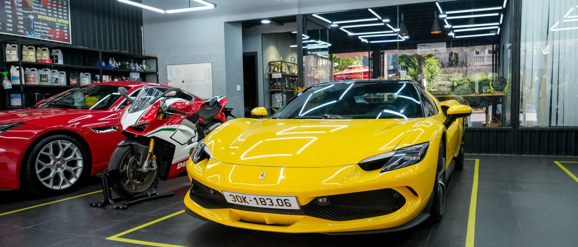 Siêu xe Ferrari 296 GTB odo 3.000 km lên sàn xe lướt, mức giá hơn 23 tỷ đồng